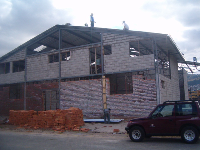 Vivienda en proceso de construcción con supervisión profesional